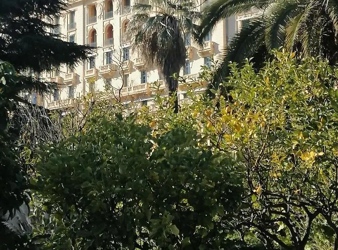 Imperial Palace Bord De Apartment