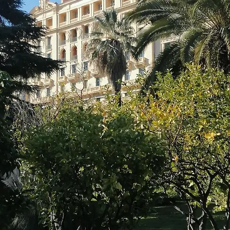 Imperial Palace Bord De Апартаменты